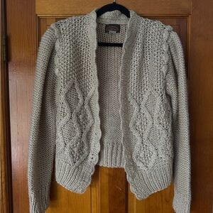 Vintage sweater with amazing details